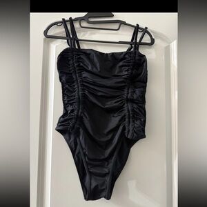 NWT Cupshe One Piece Swimsuit high cut leg Sz Small Black Ruched Double Strap